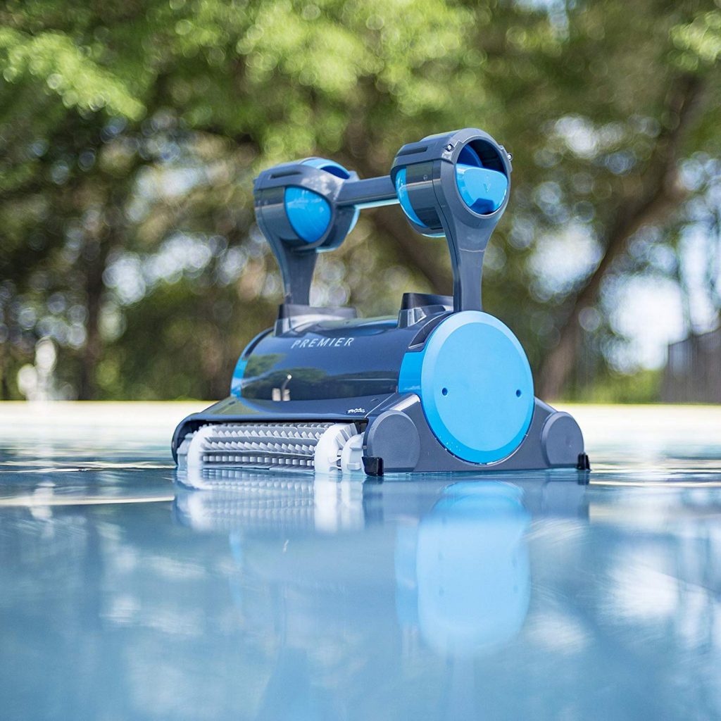 Dolphin robotic pool cleaner 